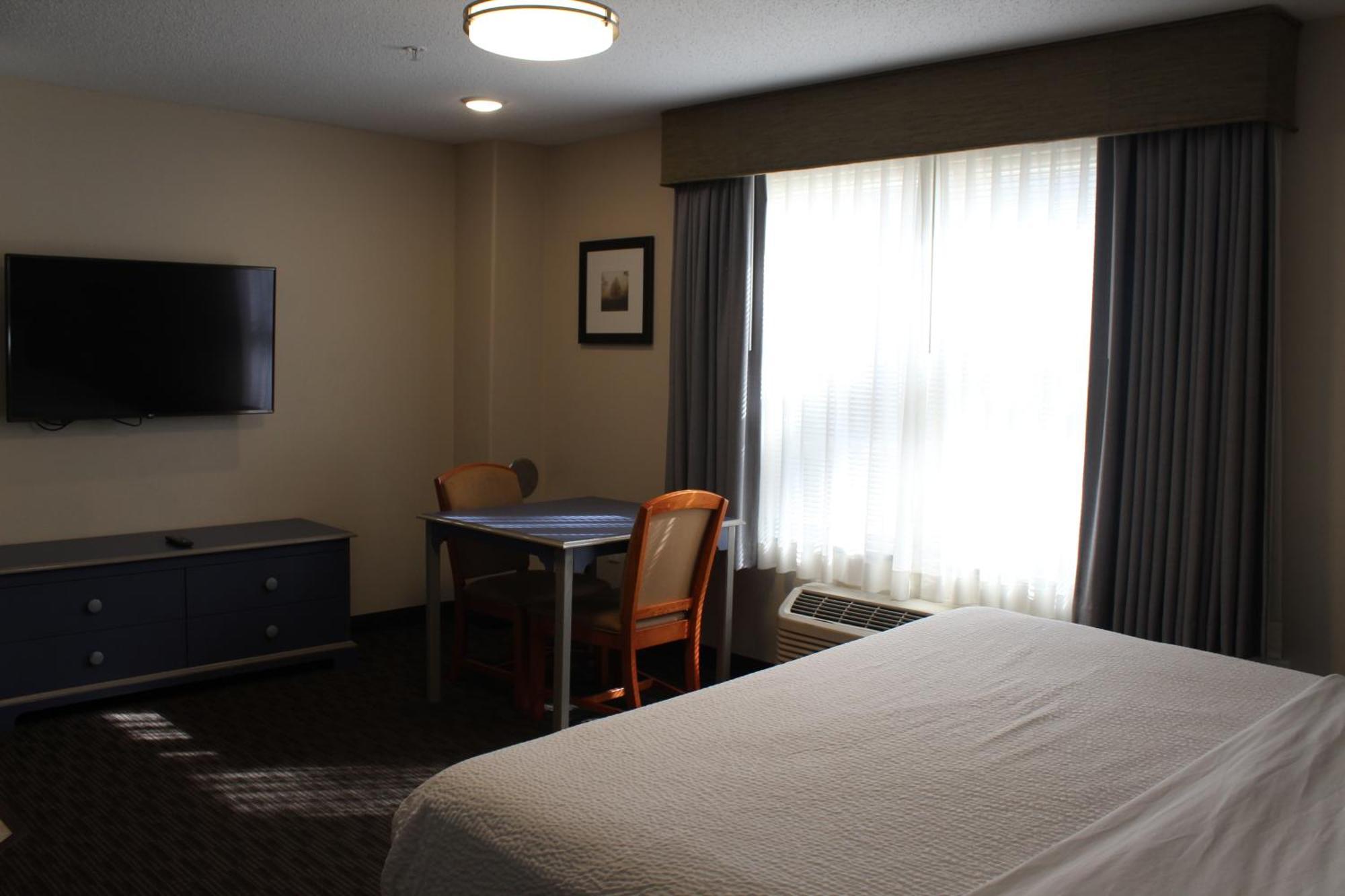 Independence Stay Long Term And Suites Marinette Esterno foto